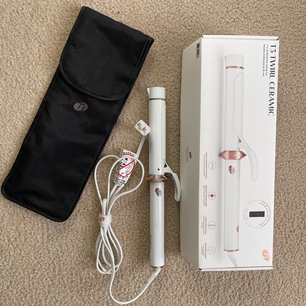 T3 Twirl ceramic curling iron 1 1/4 inch